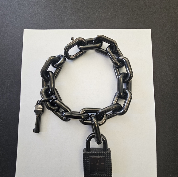 Burberry “Link Lock & Key” Designer Bracelet Style watch - Picture 2 of 4